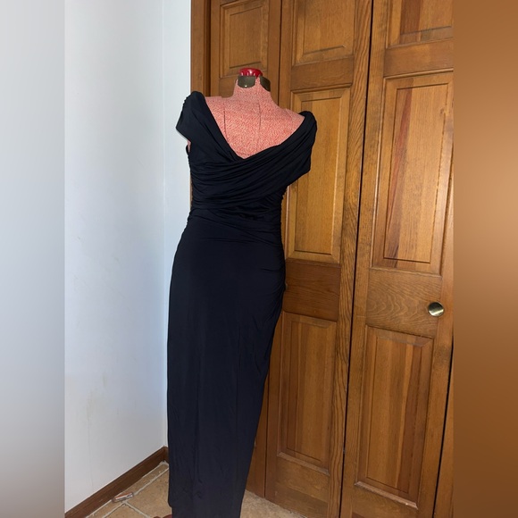 Abercrombie | Tall Off-The-Shoulder Knit Midi Dress - Picture 6 of 8